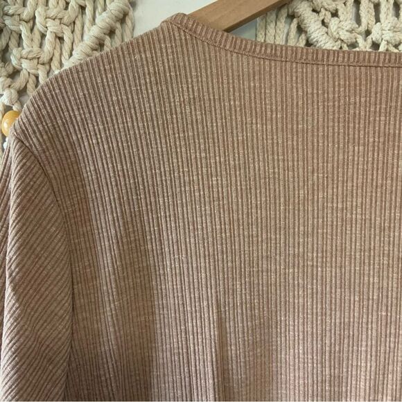 OLD NAVY Women’s Luxe Short Sleeve Rib Knit Crew Neck T-Shirt Sisal Tan Size XXL - Picture 7 of 10